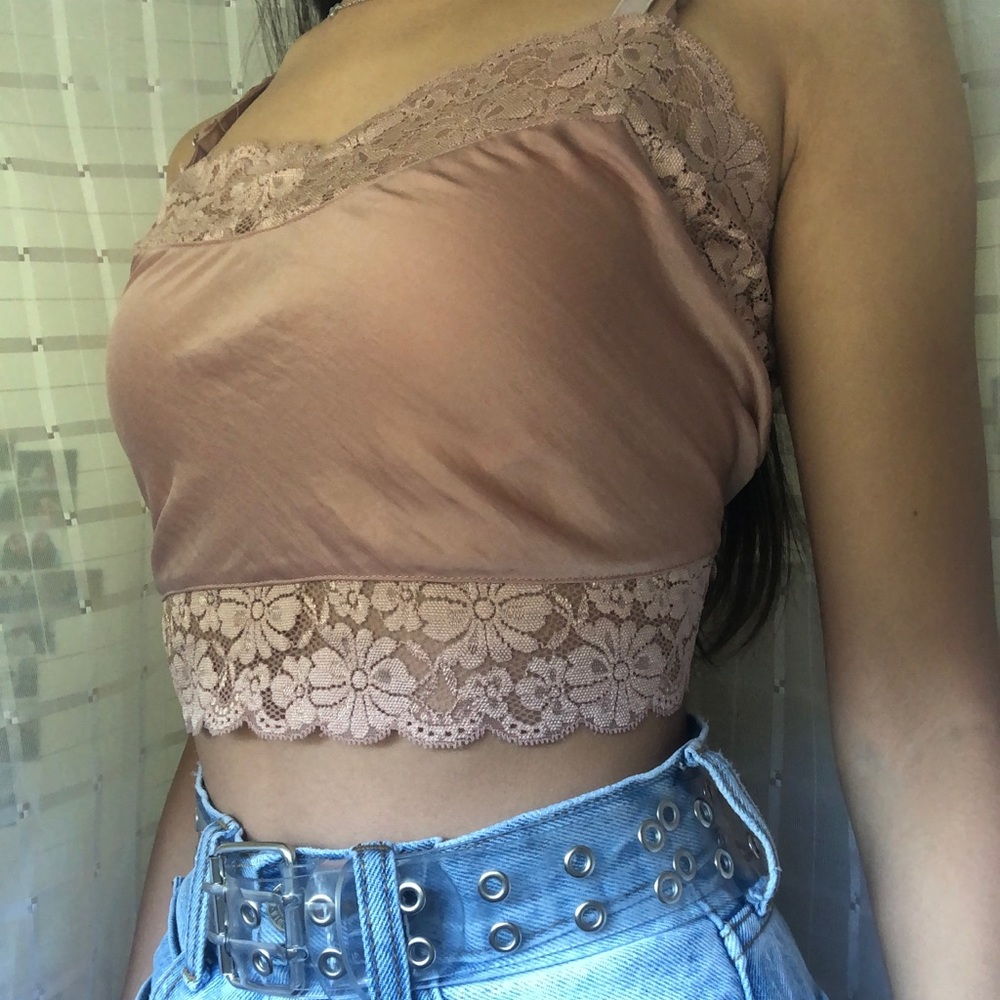 BRANDY MELVILLE SATIN LACE CAMI